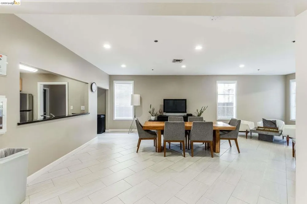 6400 Christie Ave #3206 Emeryville, CA 94608