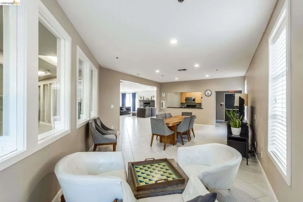 6400 Christie Ave #3206 Emeryville, CA 94608
