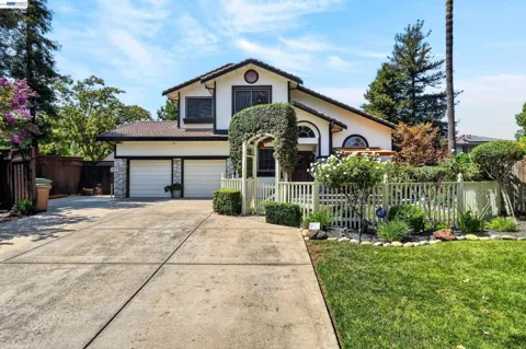 467 Pecan Pl