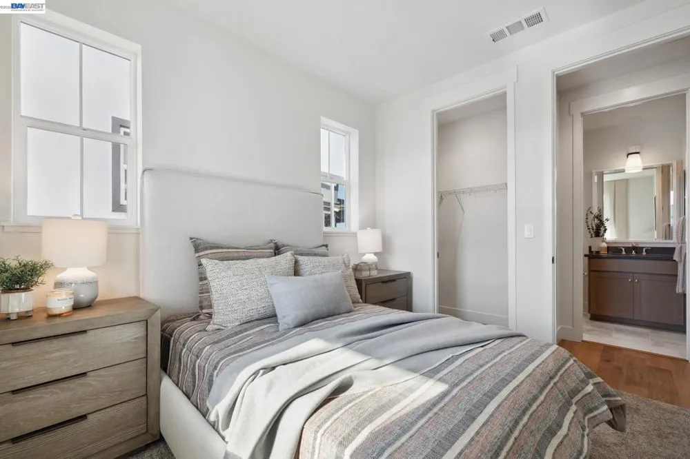 300 Colfax Ln Oakley, CA 94561