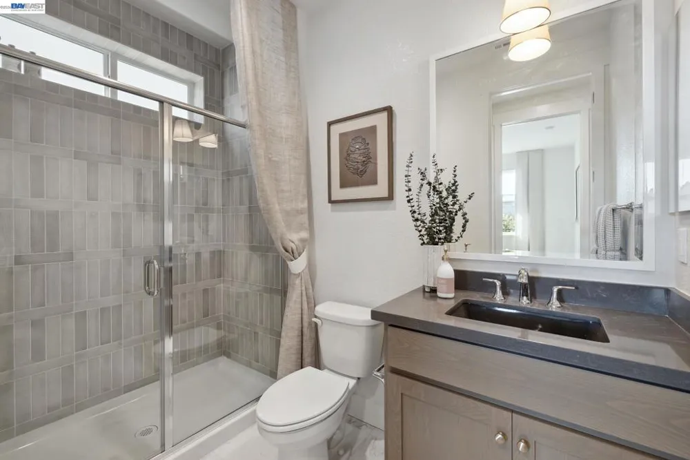 300 Colfax Ln Oakley, CA 94561