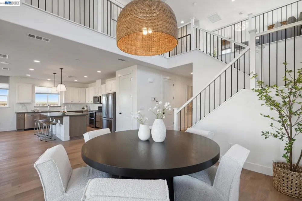 300 Colfax Ln Oakley, CA 94561