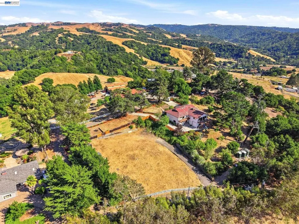 6733 SUNNYSLOPE AVE Castro Valley, CA 94552