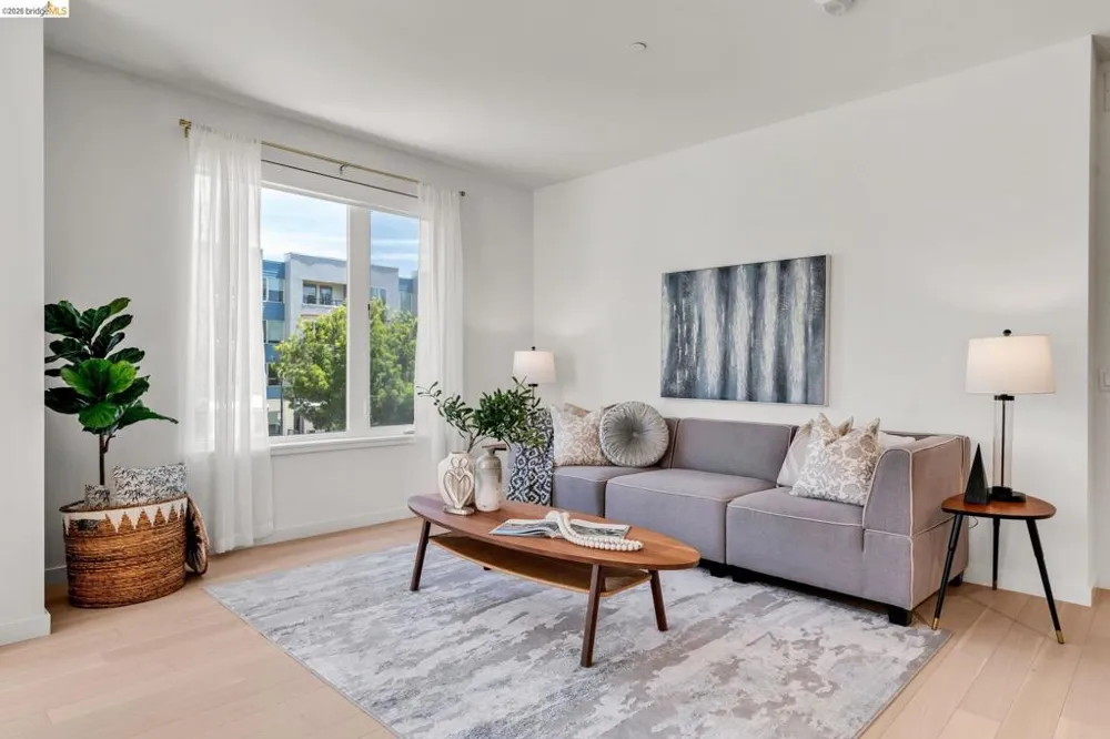 51 Innes Ct #204 San Francisco, CA 94124