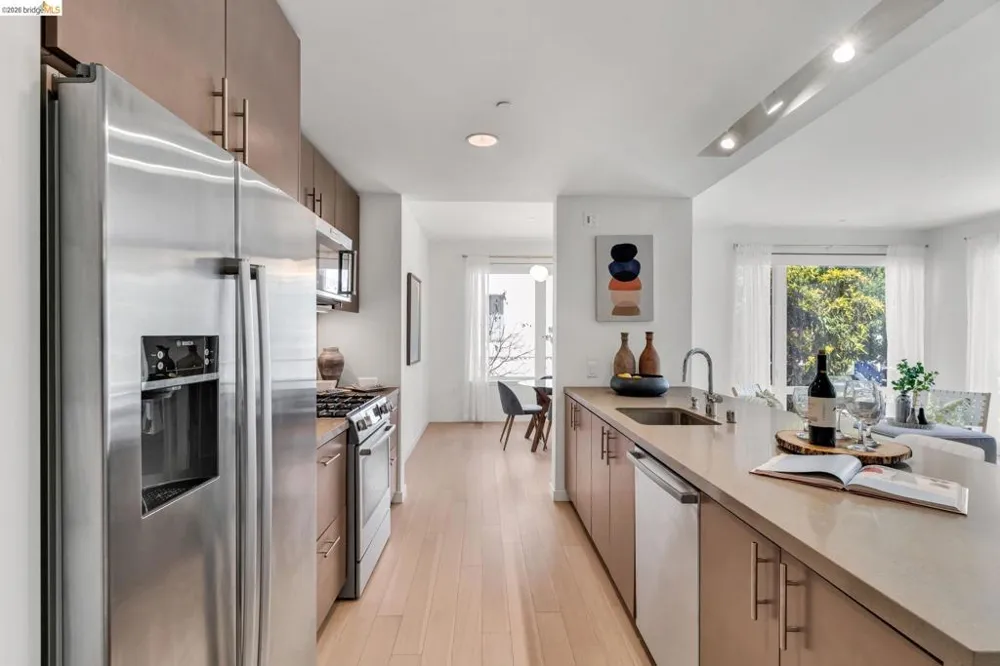 51 Innes Ct #204 San Francisco, CA 94124