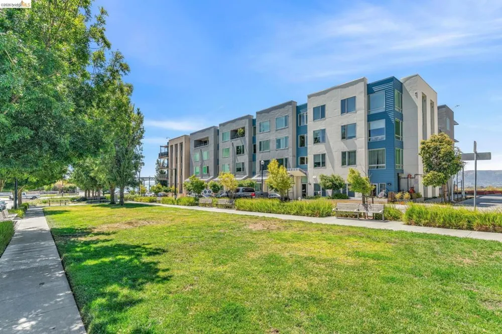 51 Innes Ct #204 San Francisco, CA 94124