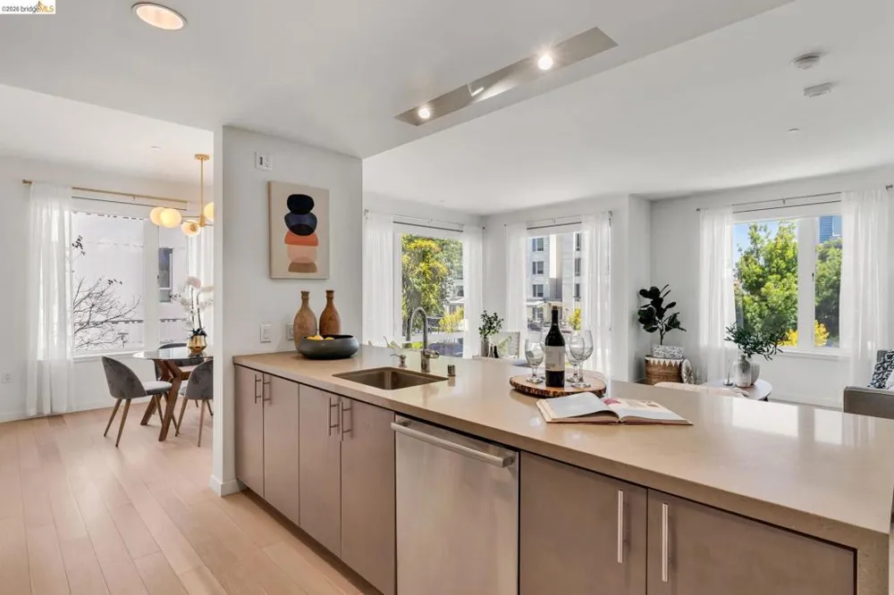 51 Innes Ct #204 San Francisco, CA 94124