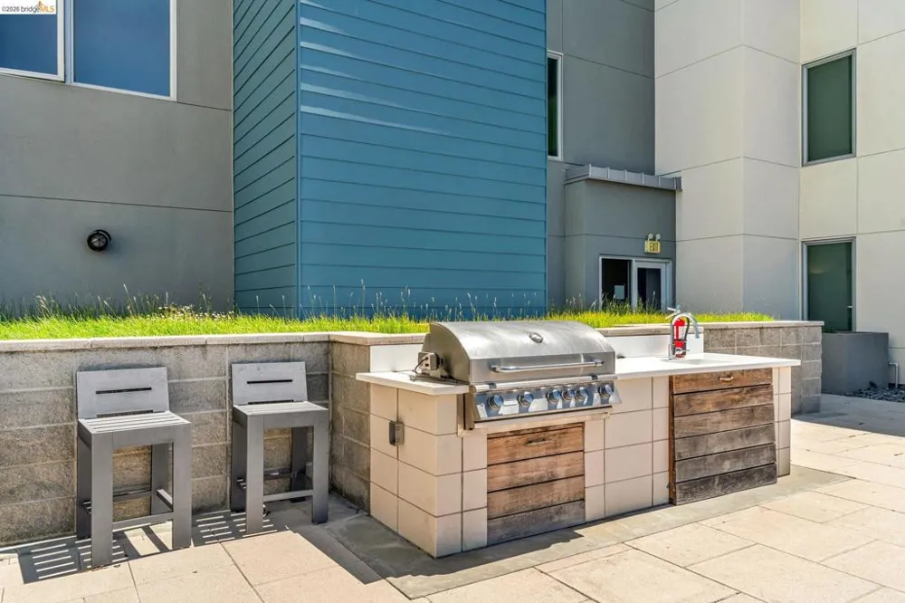 51 Innes Ct #204 San Francisco, CA 94124