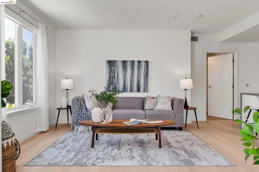 51 Innes Ct #204 San Francisco, CA 94124