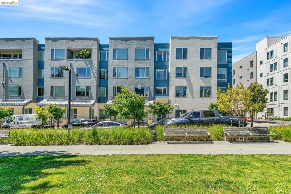 51 Innes Ct #204 San Francisco, CA 94124