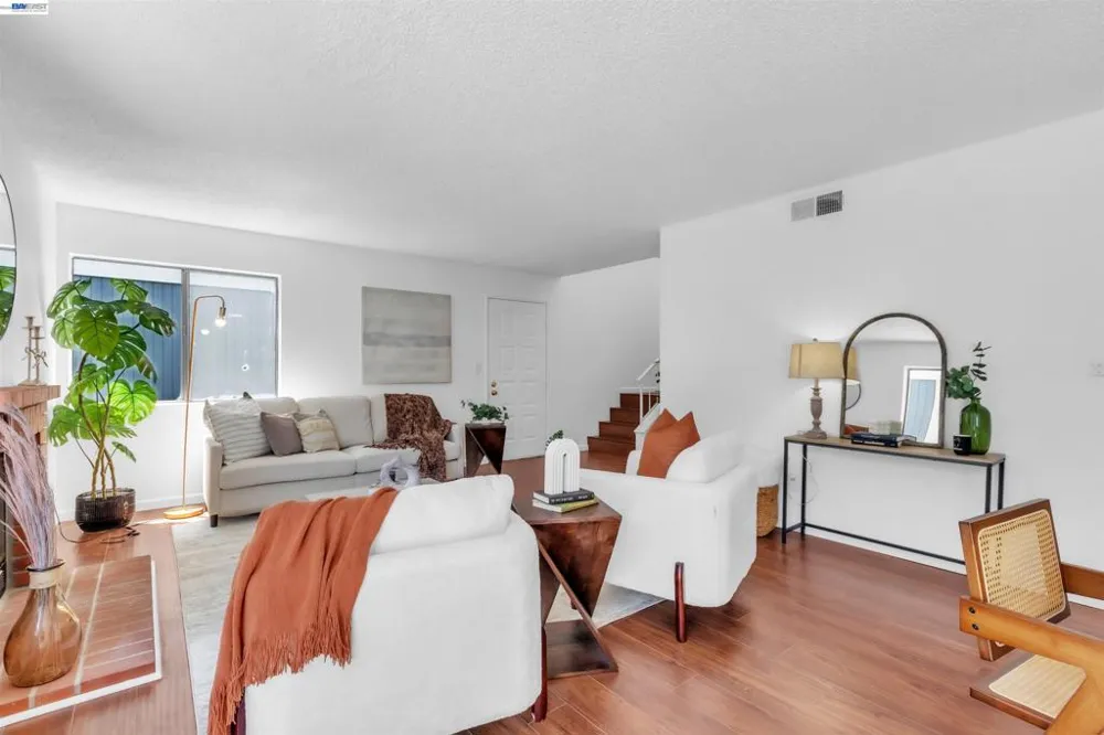 403 Olympus #7 Hercules, CA 94547