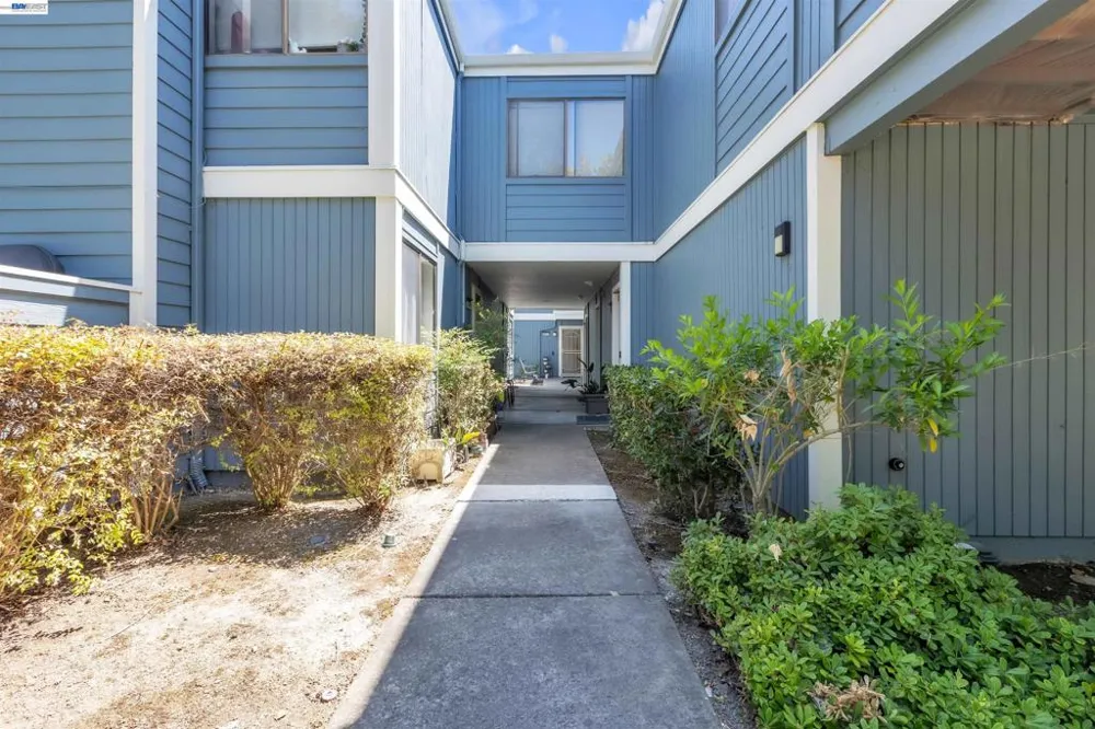 403 Olympus #7 Hercules, CA 94547