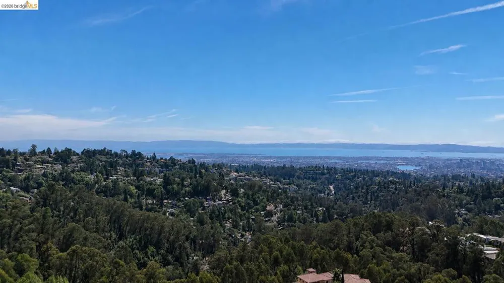 6669 Skyline Blvd Oakland, CA 94603