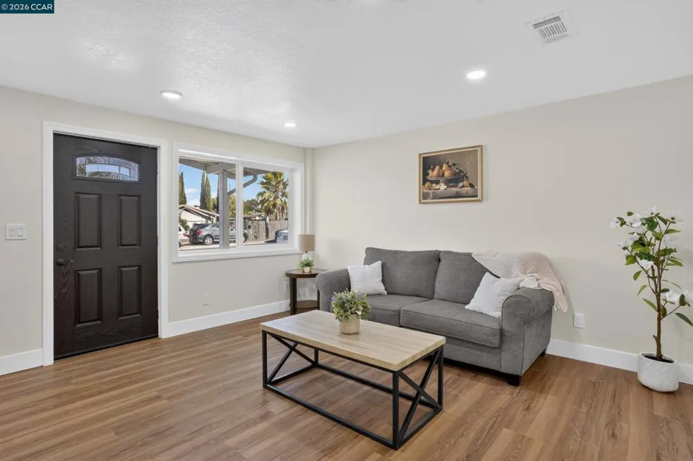 29 Solano ave Bay Point, CA 94565