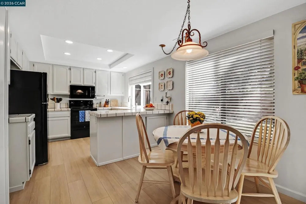 7297 Castle Dr Dublin, CA 94568