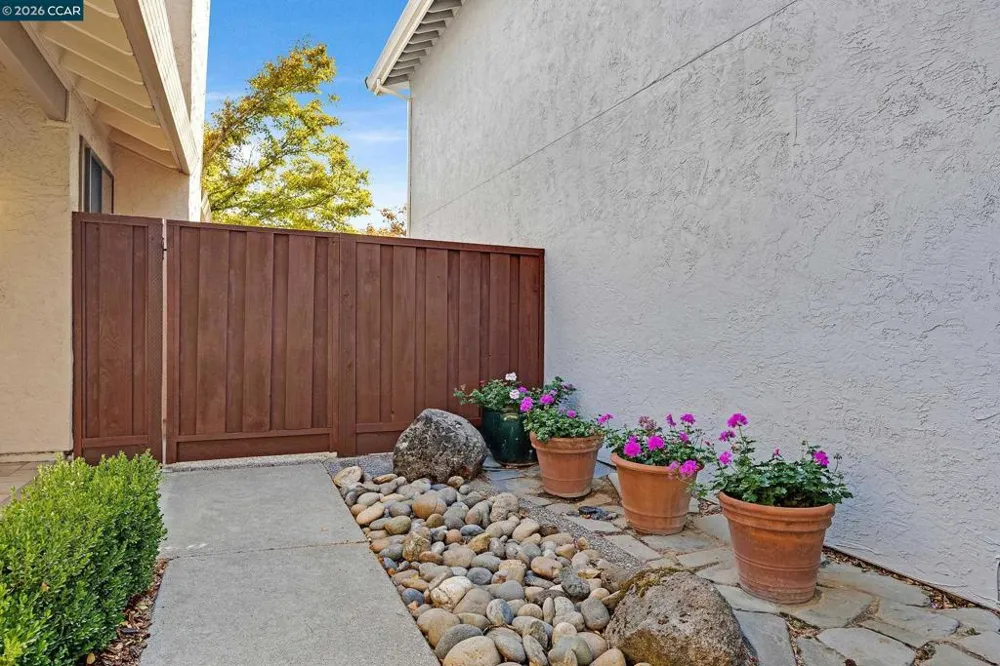 7297 Castle Dr Dublin, CA 94568