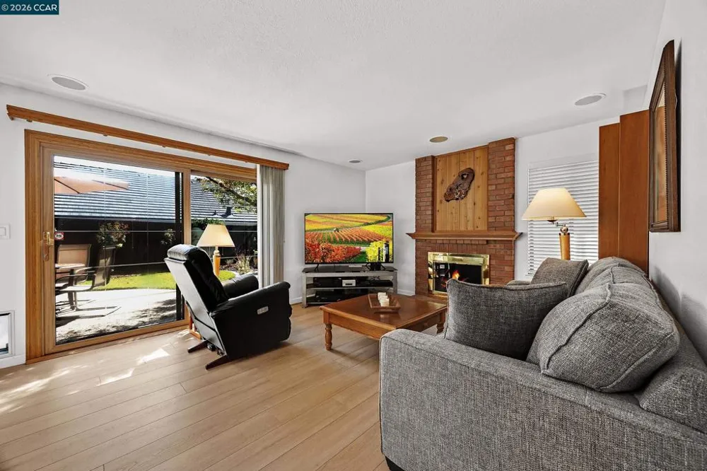 7297 Castle Dr Dublin, CA 94568