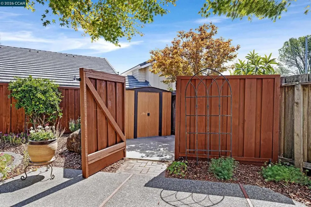 7297 Castle Dr Dublin, CA 94568