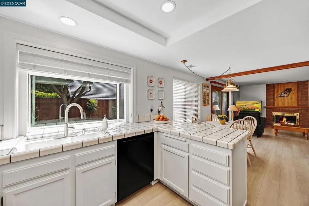7297 Castle Dr Dublin, CA 94568