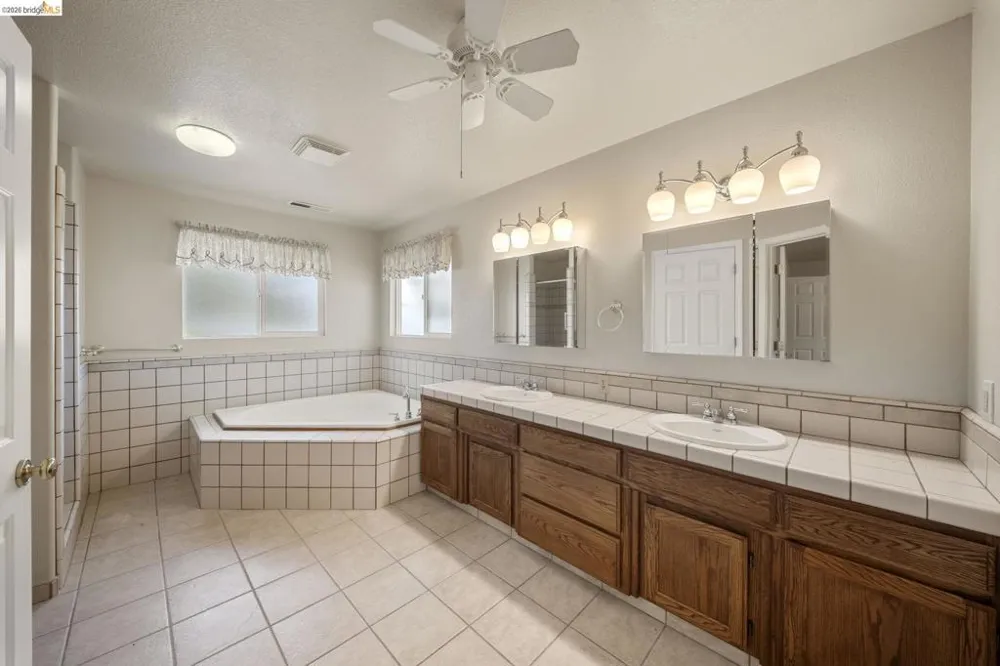 9729 Rastro Way La Grange, CA 95329