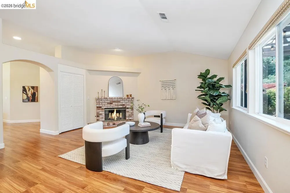 54 Janin Pl Pleasant Hill, CA 94523
