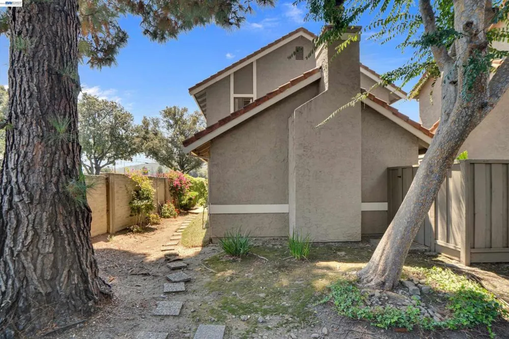 2023 Los Gatos Almaden Rd San Jose, CA 95124