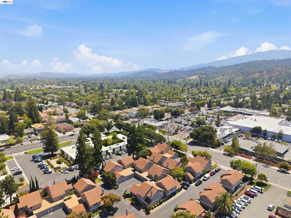 2023 Los Gatos Almaden Rd San Jose, CA 95124