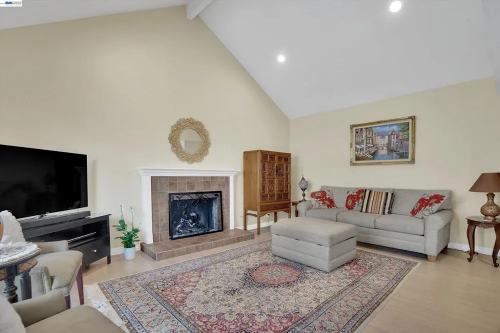 2023 Los Gatos Almaden Rd San Jose, CA 95124