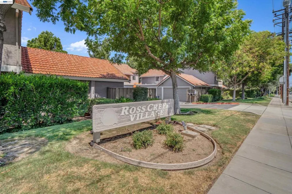 2023 Los Gatos Almaden Rd San Jose, CA 95124