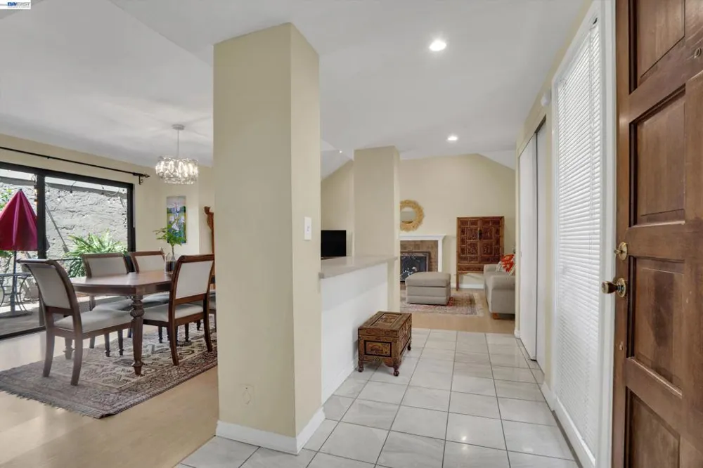2023 Los Gatos Almaden Rd San Jose, CA 95124