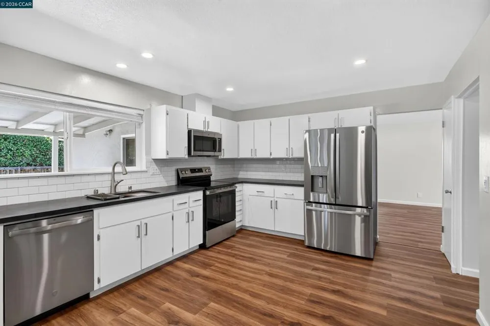 121 Violet Rd Hercules, CA 94547