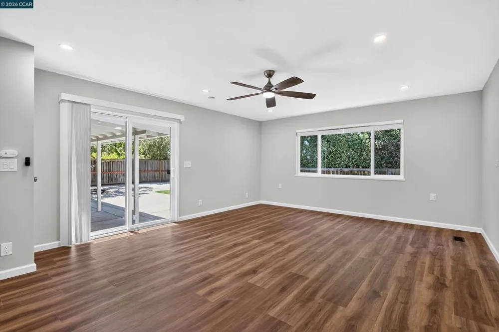 121 Violet Rd Hercules, CA 94547