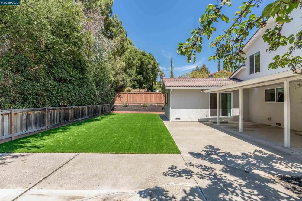 121 Violet Rd Hercules, CA 94547