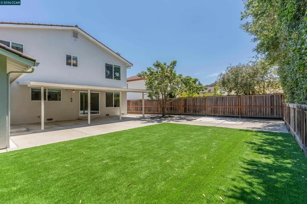 121 Violet Rd Hercules, CA 94547