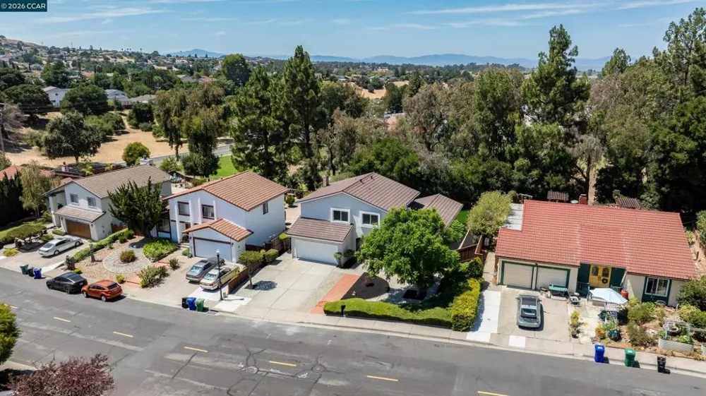 121 Violet Rd Hercules, CA 94547