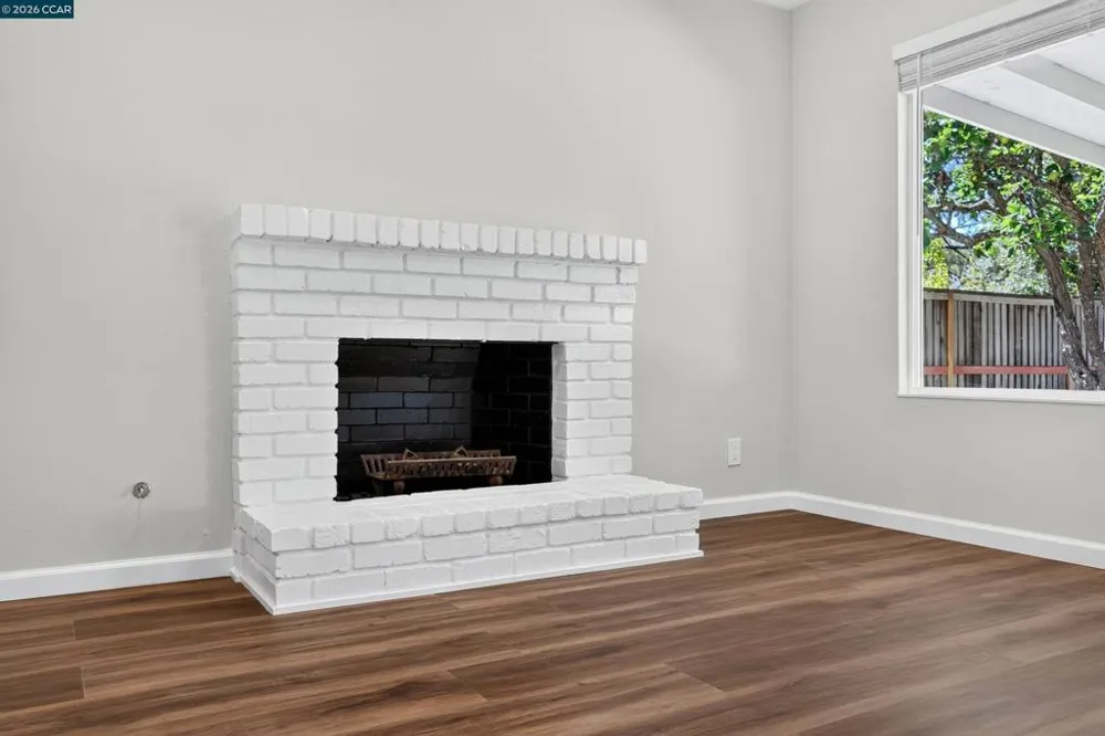 121 Violet Rd Hercules, CA 94547