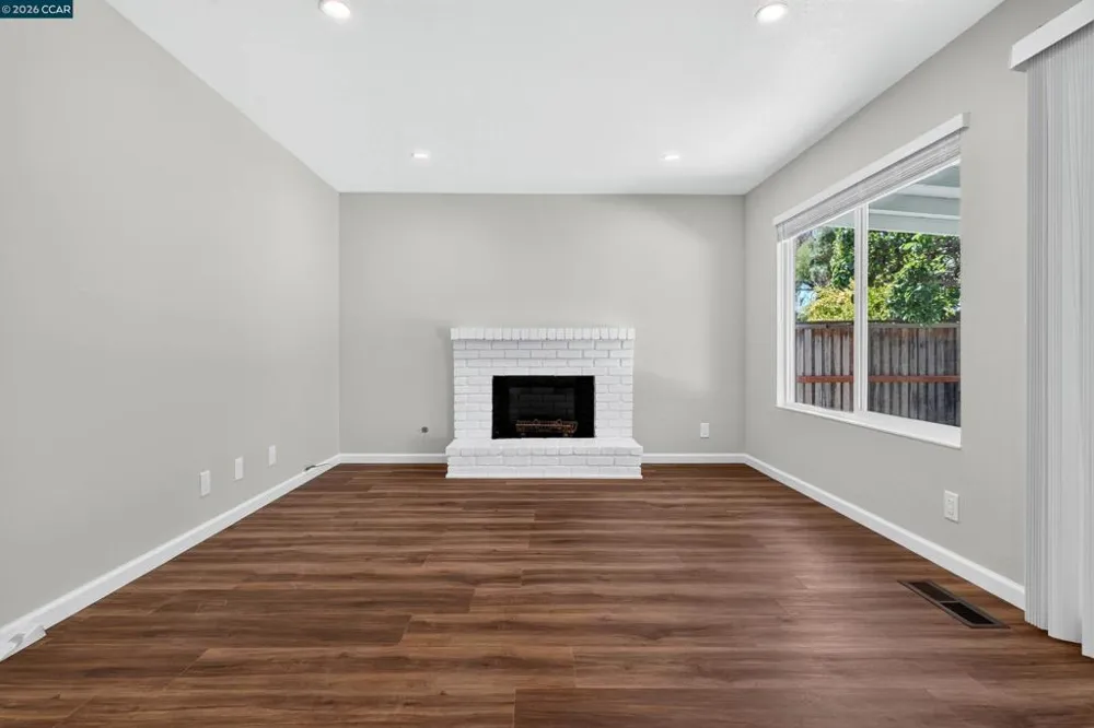 121 Violet Rd Hercules, CA 94547