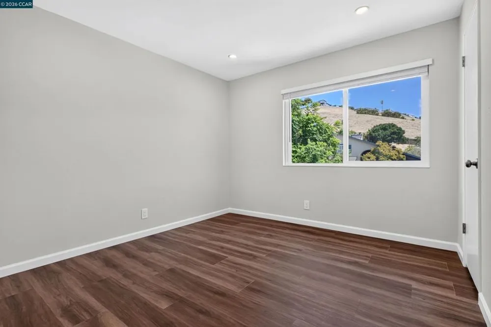 121 Violet Rd Hercules, CA 94547
