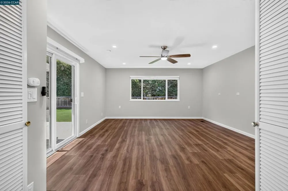 121 Violet Rd Hercules, CA 94547