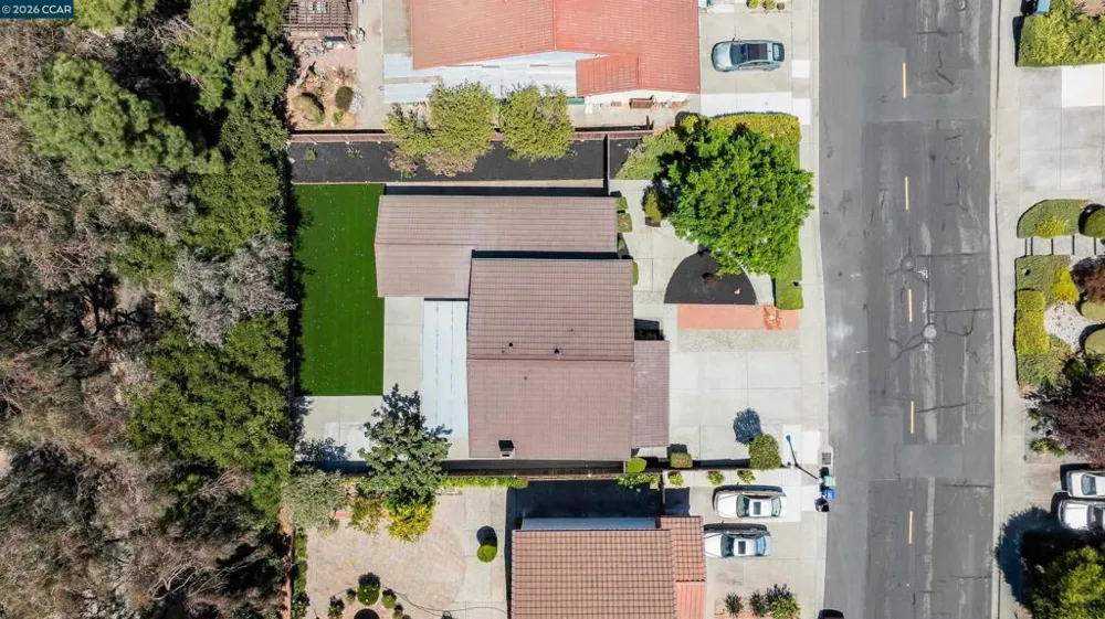 121 Violet Rd Hercules, CA 94547
