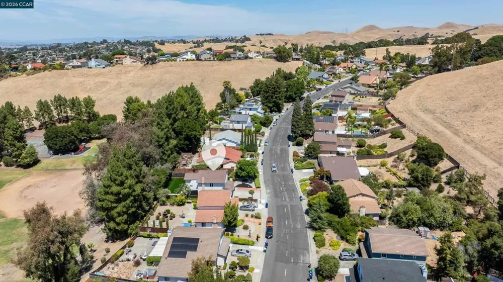121 Violet Rd Hercules, CA 94547
