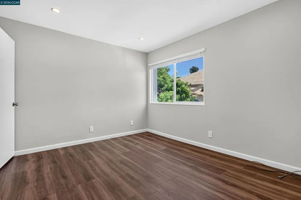 121 Violet Rd Hercules, CA 94547