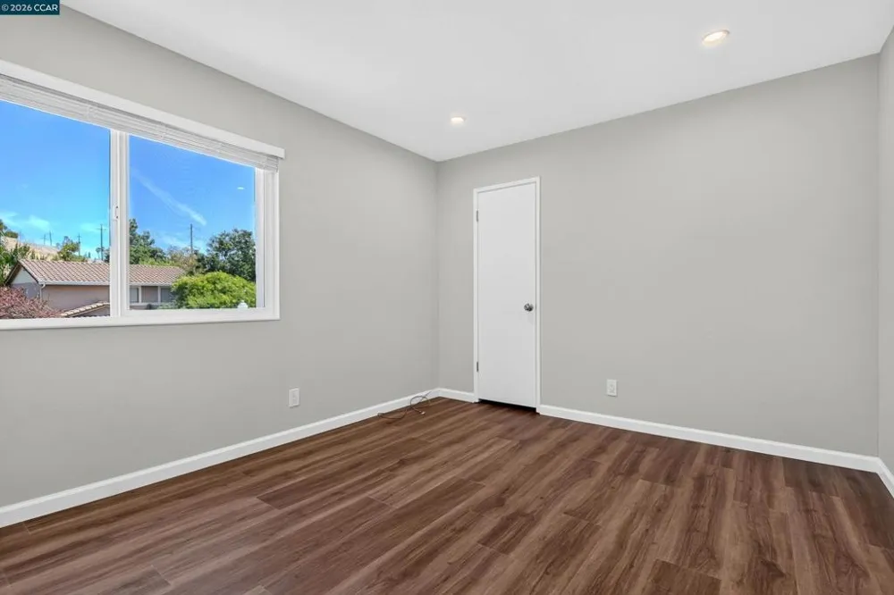 121 Violet Rd Hercules, CA 94547