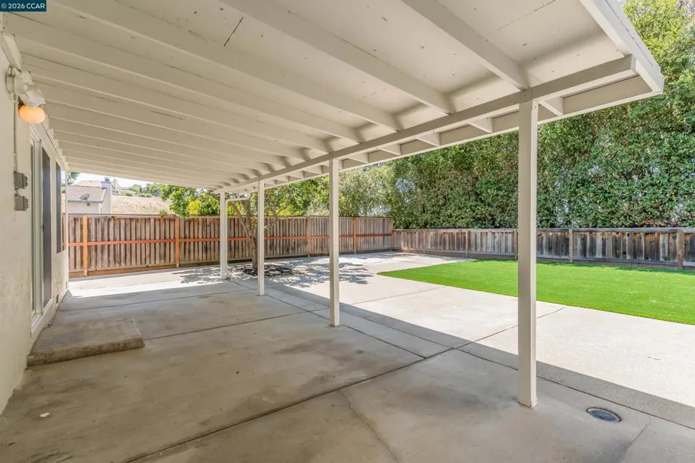 121 Violet Rd Hercules, CA 94547