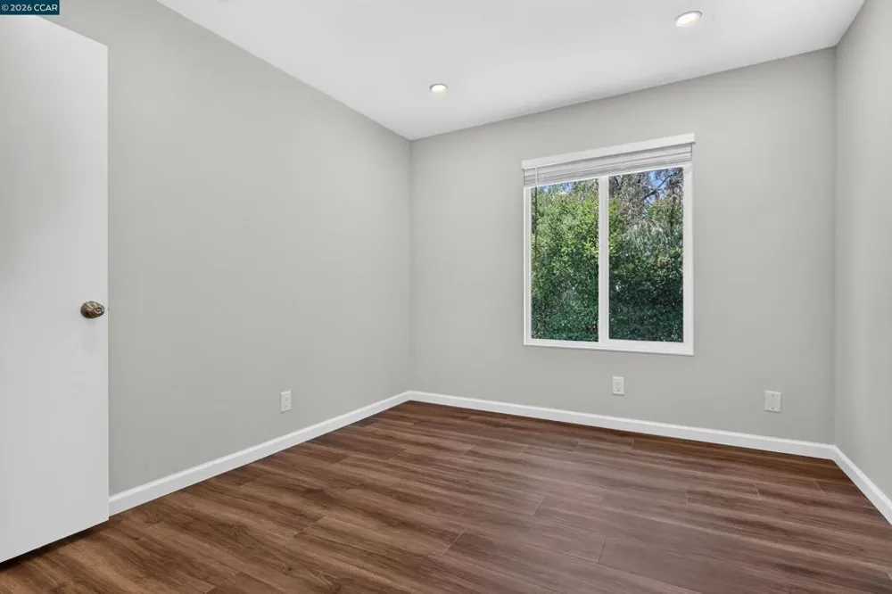 121 Violet Rd Hercules, CA 94547