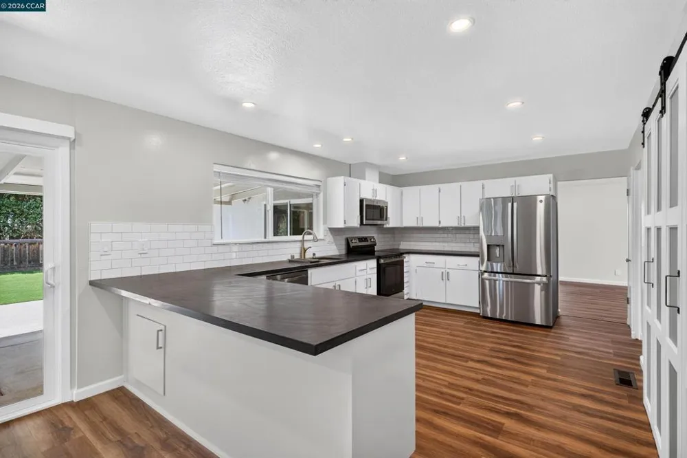 121 Violet Rd Hercules, CA 94547