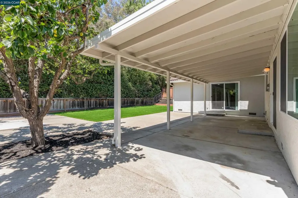 121 Violet Rd Hercules, CA 94547