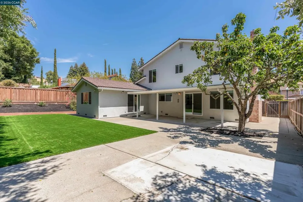 121 Violet Rd Hercules, CA 94547