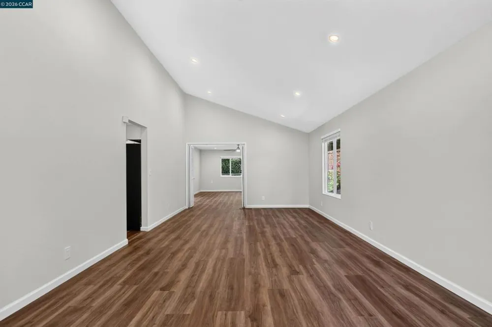 121 Violet Rd Hercules, CA 94547