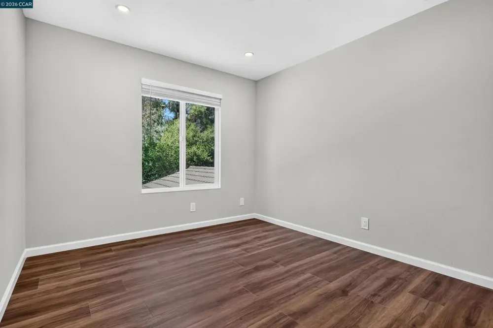121 Violet Rd Hercules, CA 94547